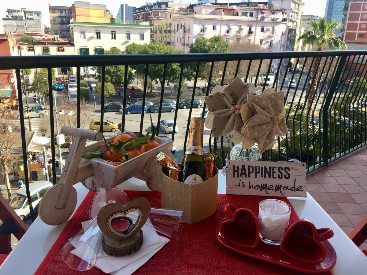 Bed and Breakfast Holiday Garibaldi Napoli Exterior foto